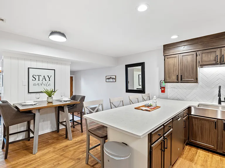 1228 Ski Mountain Rd #4 — Photo 16