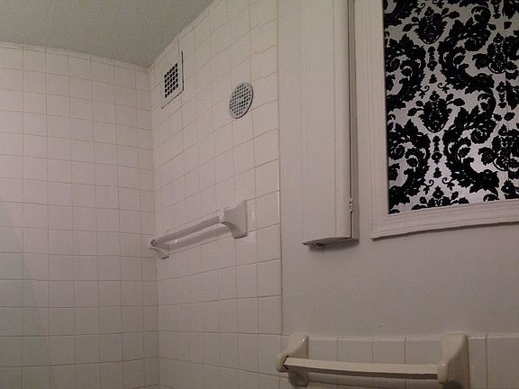 4th image of 100 W 93rd St APT 30A