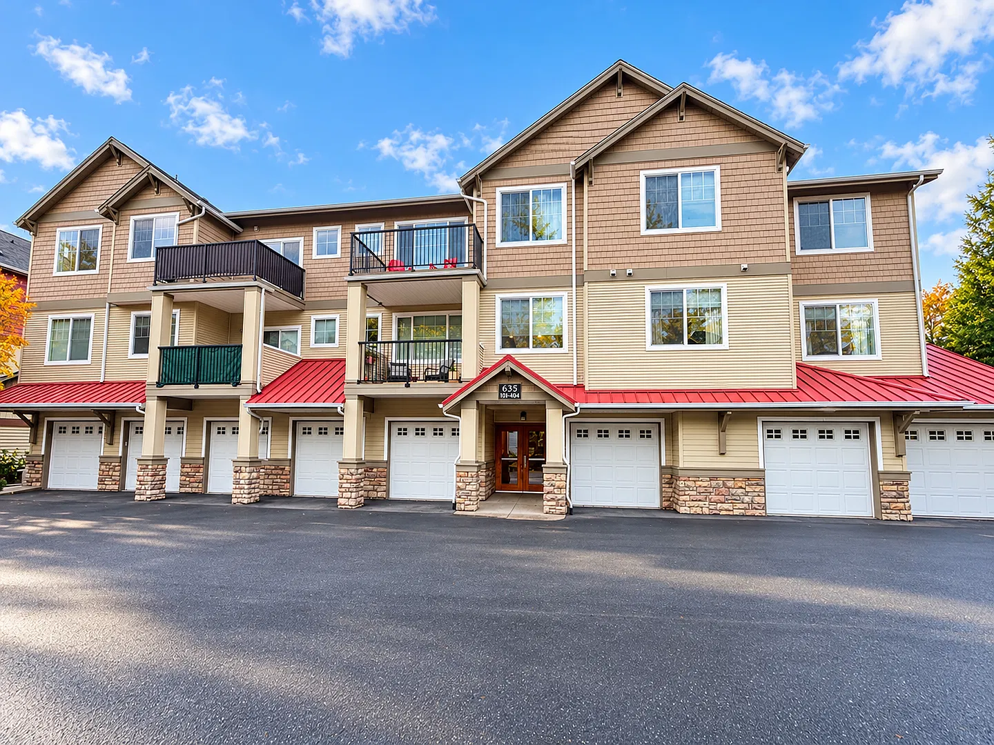 Charming 1-Bedroom Condo in NW Portland's Desirable Timberland Community! — Photo 1