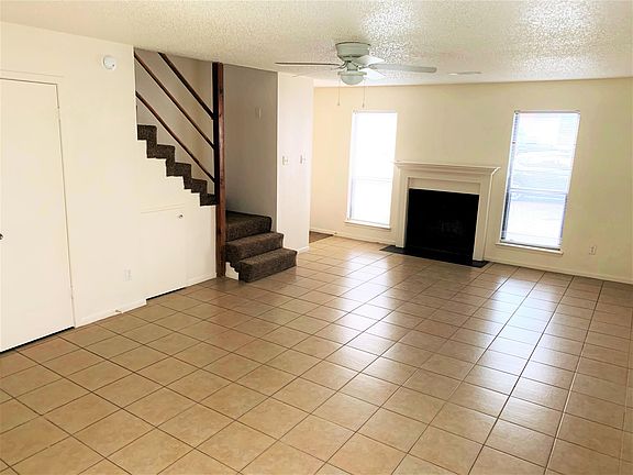 3rd image of 3409 Victoria Cir #1