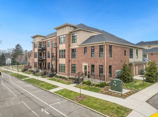 354 Chicago St #202, Valparaiso, IN