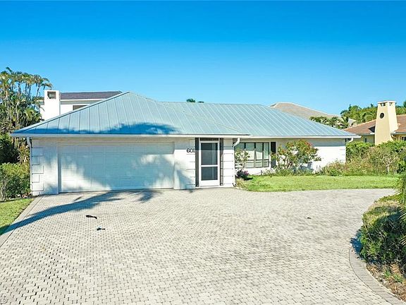 3rd image of 601 Park Shore DR