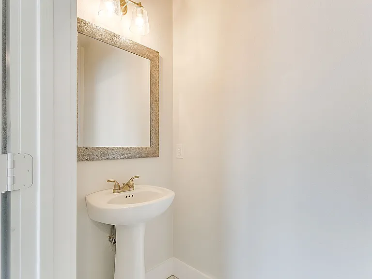 3133 Greene Ave #2028 — Photo 31