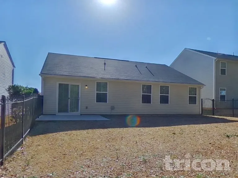 137 Portchester Ln — Photo 15