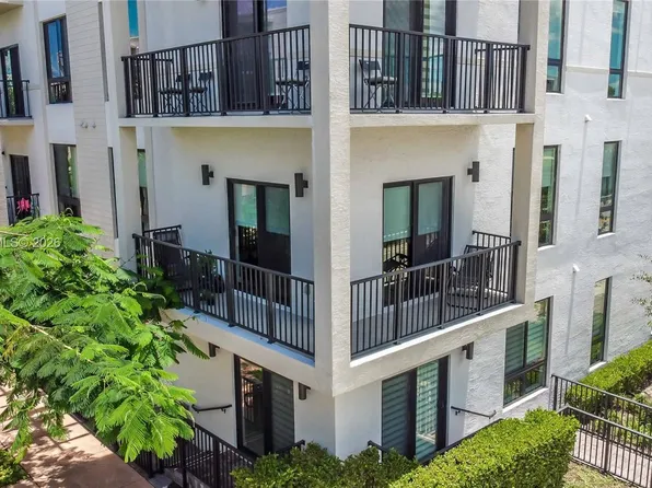 8265 NW 41st St #C-206, Doral, FL 33166
