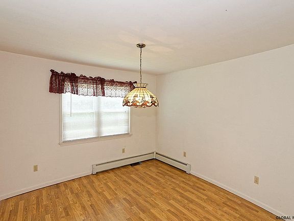 4th image of 414 N 5th Ave