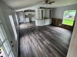 1721 W Phillips St, Alvin, TX 77511