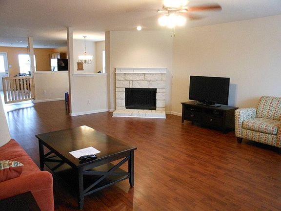 4th image of 4640 Prairie Crossing Dr