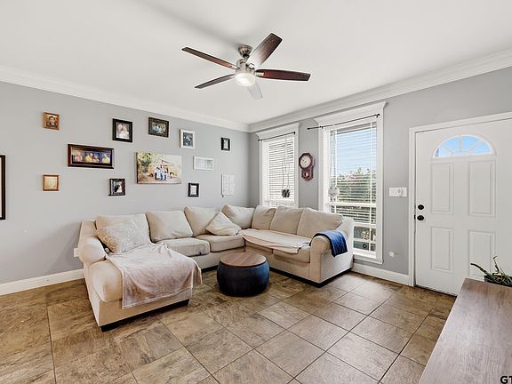 3rd image of 605 Penny Ln