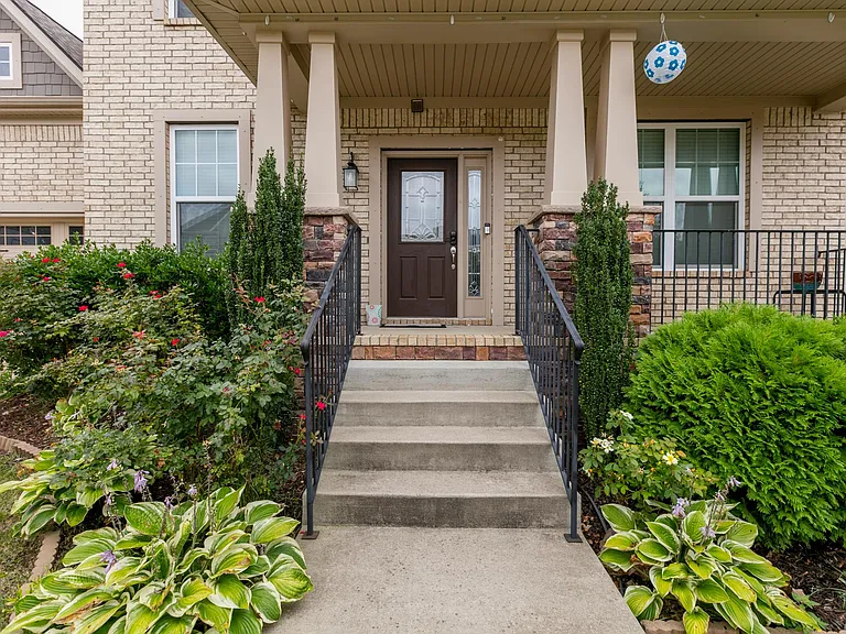 726 Newcomb St — Photo 4