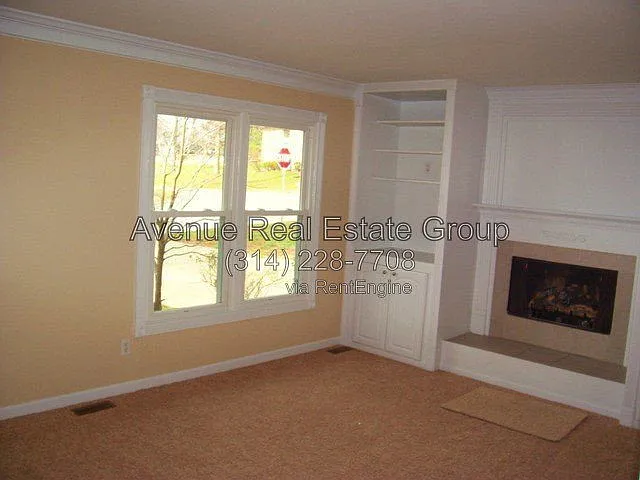 4 bed, 2.0 bath, 1064 sqft, $1,995 — Photo 3