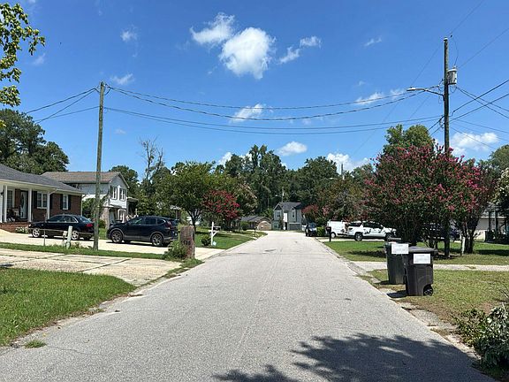 4th image of 7329 Hyannis Dr