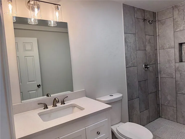 241 Port Way — Photo 47