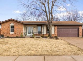 9335 Cinnabar Dr, Saint Louis, MO 63126