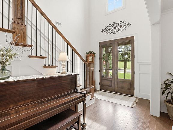 3rd image of 5739 Deercrest Ct