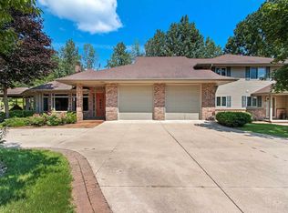 1703 Gateway Pl, Neenah, WI 54956