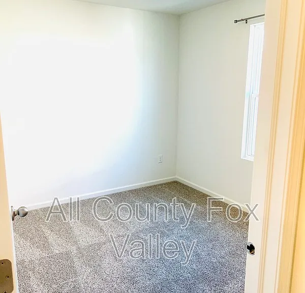 1480 Yosemite Way — Photo 10