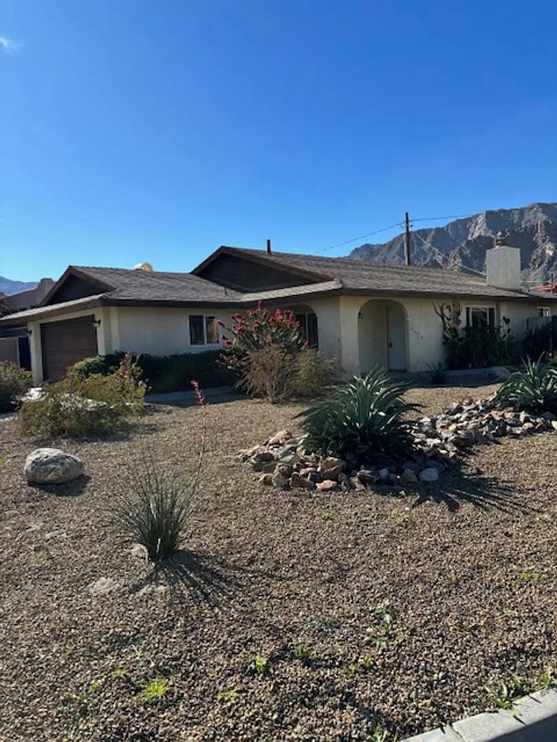 Low in La Quinta Cove — Photo 2