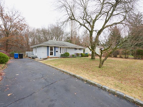 2nd image of 101 Melrose Pl