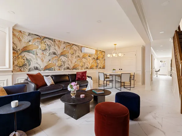 172 Schaefer Street image 7 of 23