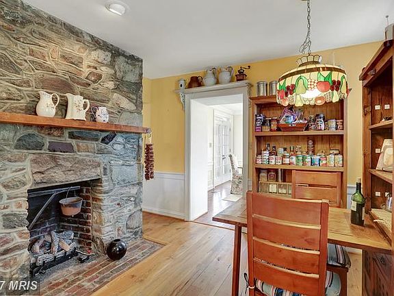 5th image of 39550 Meadowlark Dr