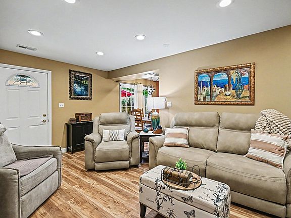 2nd image of 2225 Daffodil Dr #308C