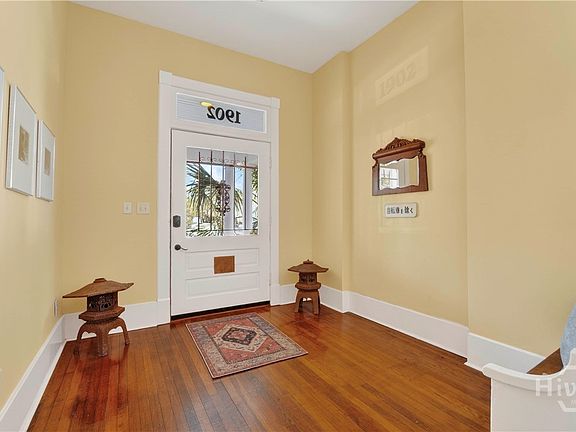 5th image of 1902 Barnard Street