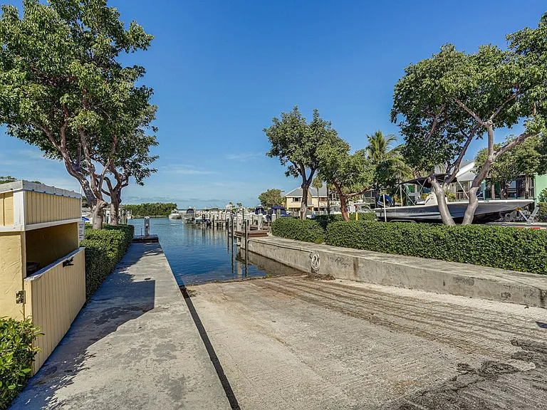 9860 Leeward Ave #ID1307094P — Photo 24