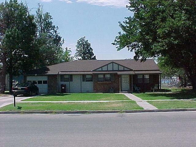 2nd image of 807 W Ave B