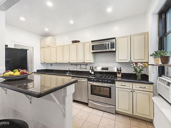2nd image of 345 Montgomery St APT 4E
