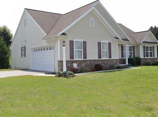 803 Ella Dr, Mount Joy, PA 17552