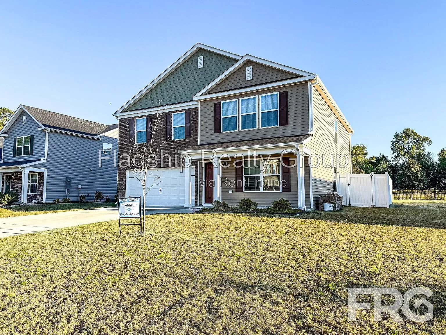 4 bed, 2.5 bath, 2692 sqft, $2,400 — Photo 3