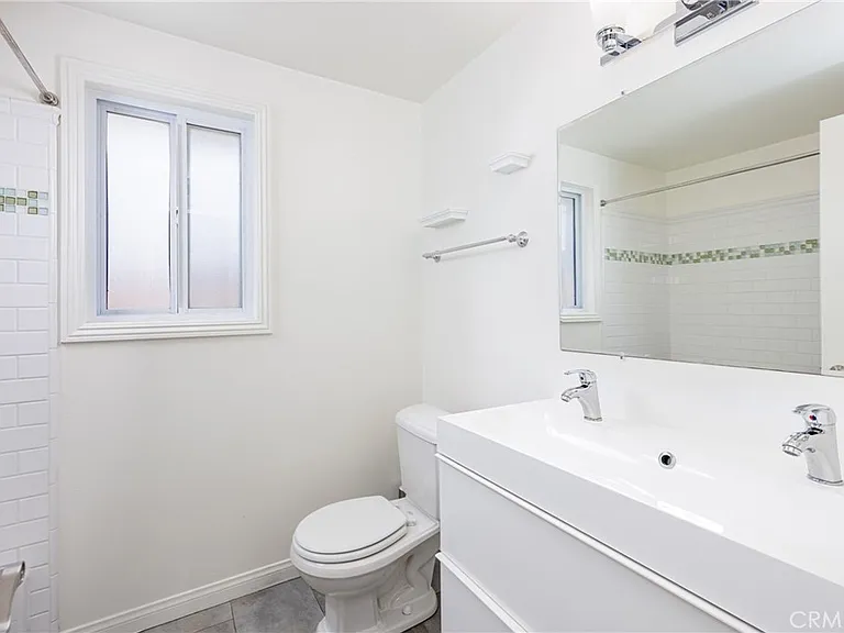 408 Flower St — Photo 27