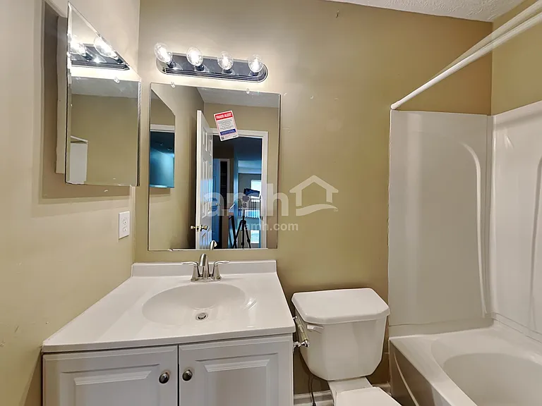 665 Norfolk Sq N — Photo 17