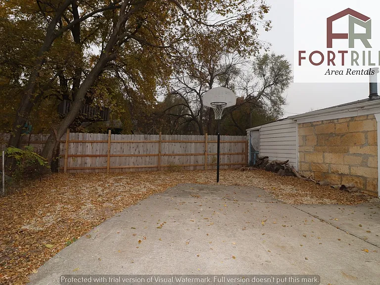 627 W 3rd St — Photo 17