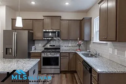 8400 Jordan Meadow Dr — Photo 10