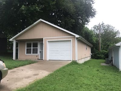 2815 Kensington Ave, Kansas City, MO, 64128