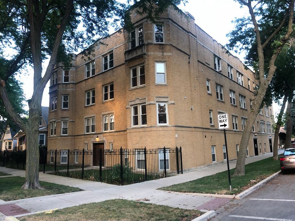 1st image of 3654 W Belle Plaine Ave Unit 203