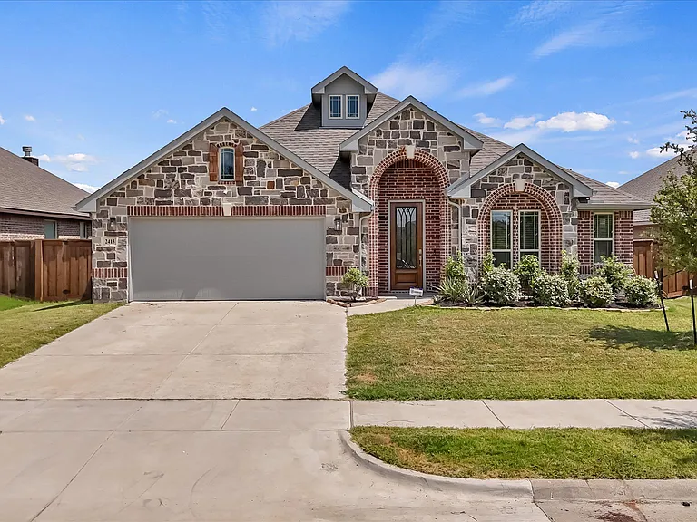 2413 Loxley Dr — Photo 3