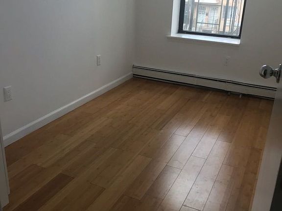 5th image of 1928 Pacific St #2FT