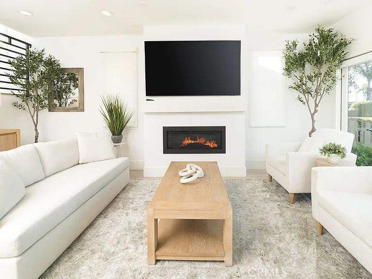 608 Heliotrope Ave — Photo 16