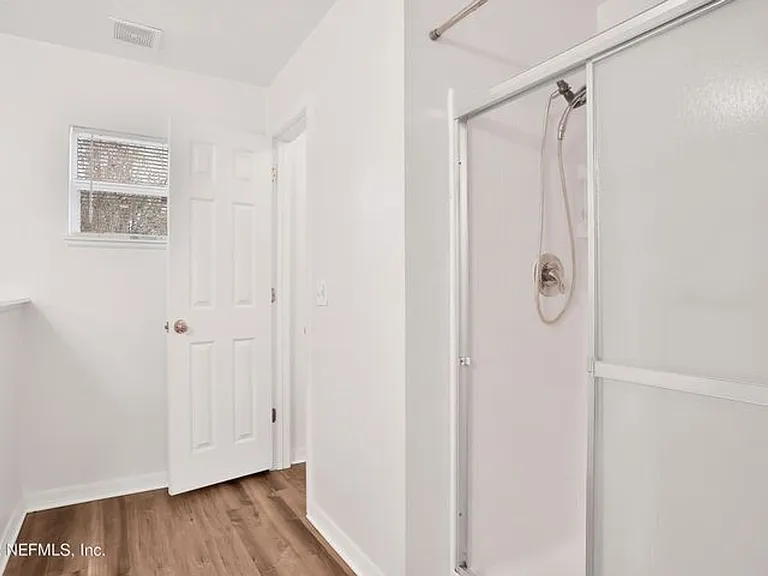 11 Wheatfield Dr — Photo 18