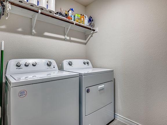 4th image of 2908 Pinecrest Dr