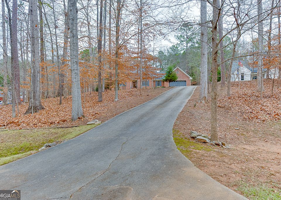 1st image of 61 Hunters Way