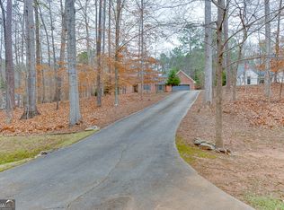 61 Hunters Way, Hoschton, GA 30548