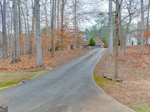 61 Hunters Way, Hoschton, GA 30548