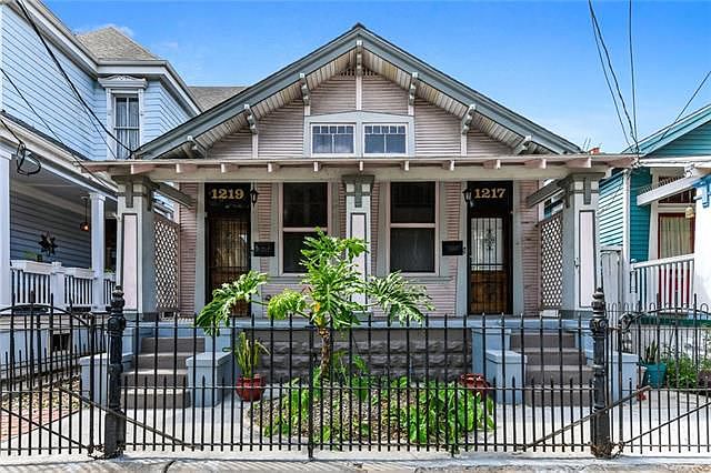 1st image of 1219 Annunciation St
