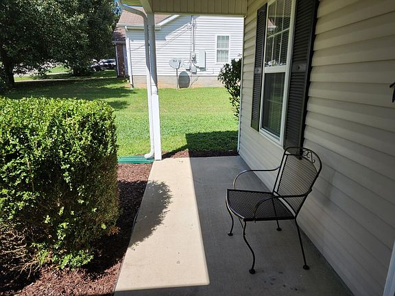 2nd image of 1117 Benton Mason Dr
