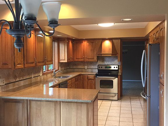 4th image of 2525 Thoreau Ct NE