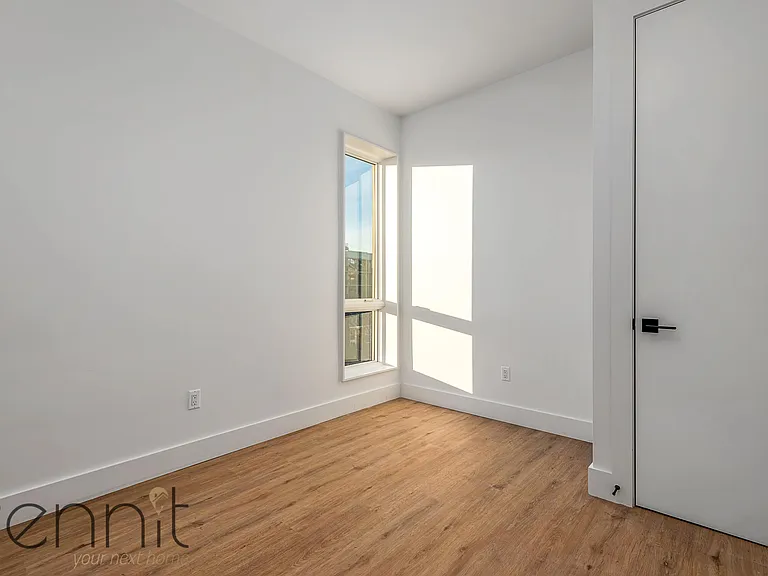 799 E 34th St #4A — Photo 10